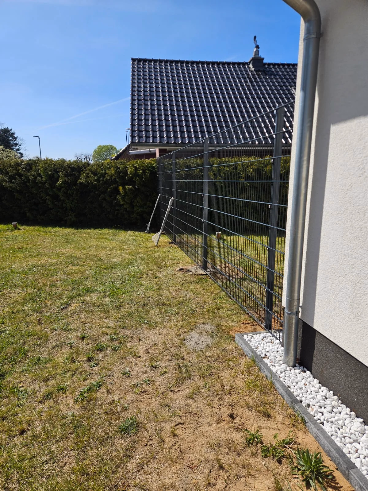 Doppelstabmattenzaun · Anthrazit · Garten · Einfamilienhaus · Mb · Metallzaune.Drwno_XH