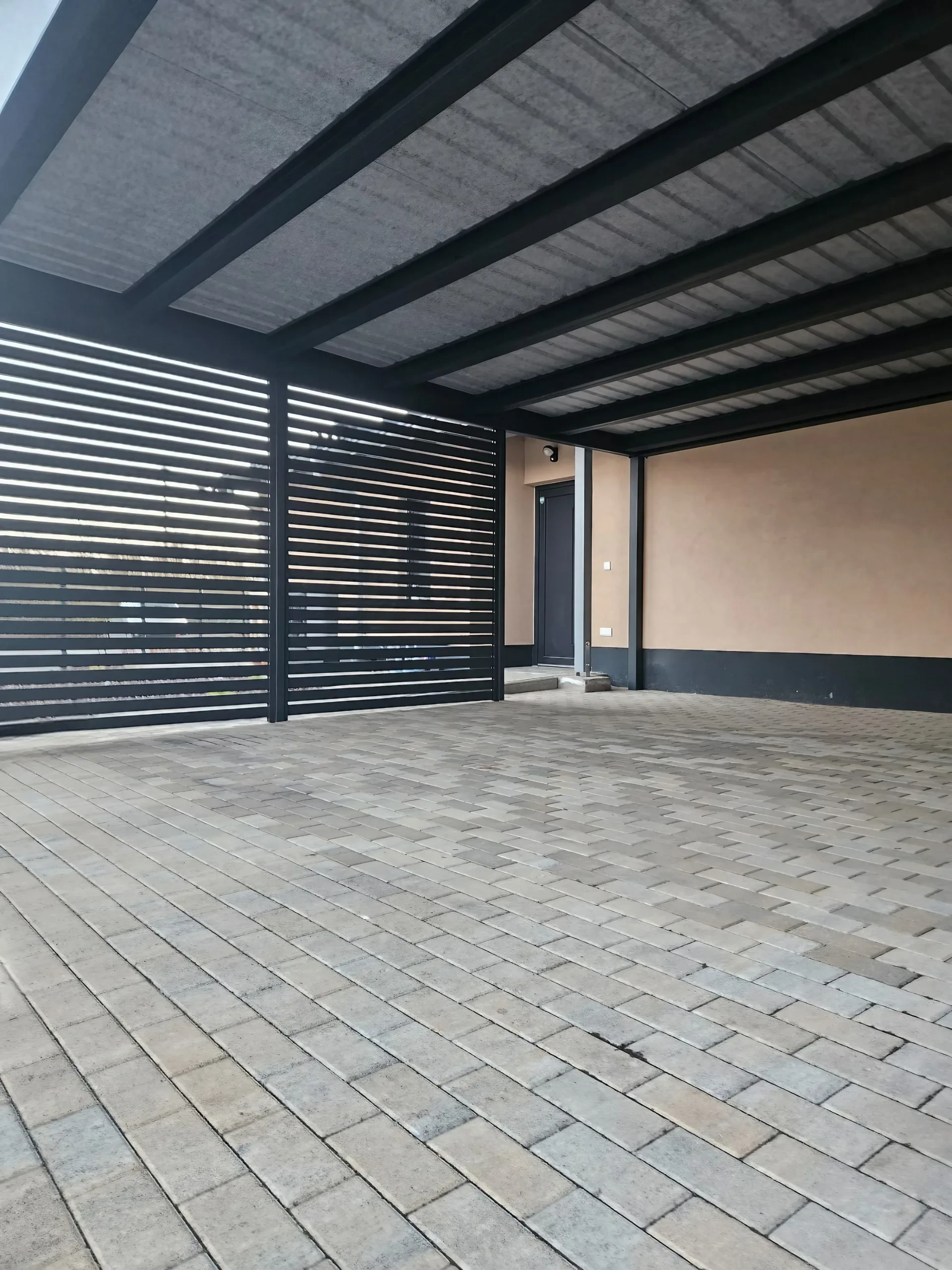 Stahlcarport · Lamellen · Innenansicht · Anthrazit